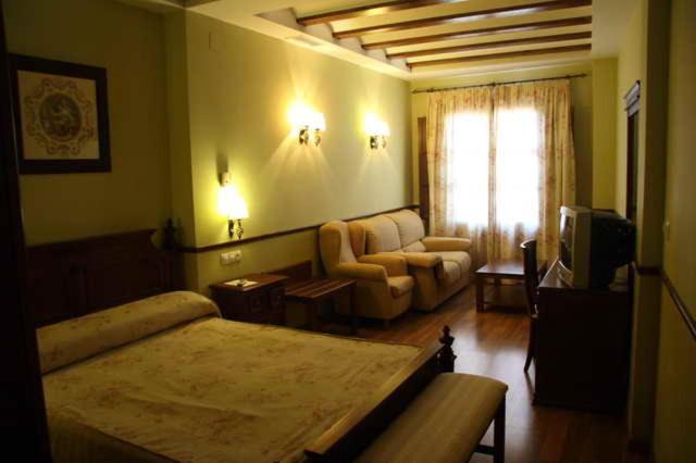 Hotel El Mano Huéscar الغرفة الصورة